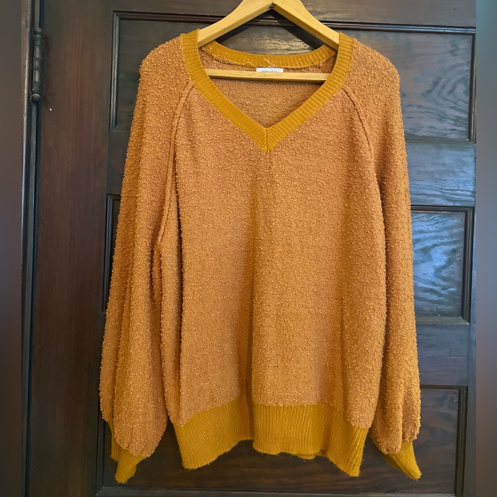 Mustard textured sweater. EUC